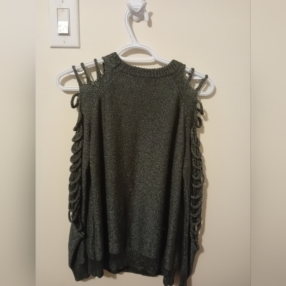 Forever 21 Women's Cut Out Cold Shoulder Metallic Gunmetal Sweater Top Size  S - Picture 3 of 6